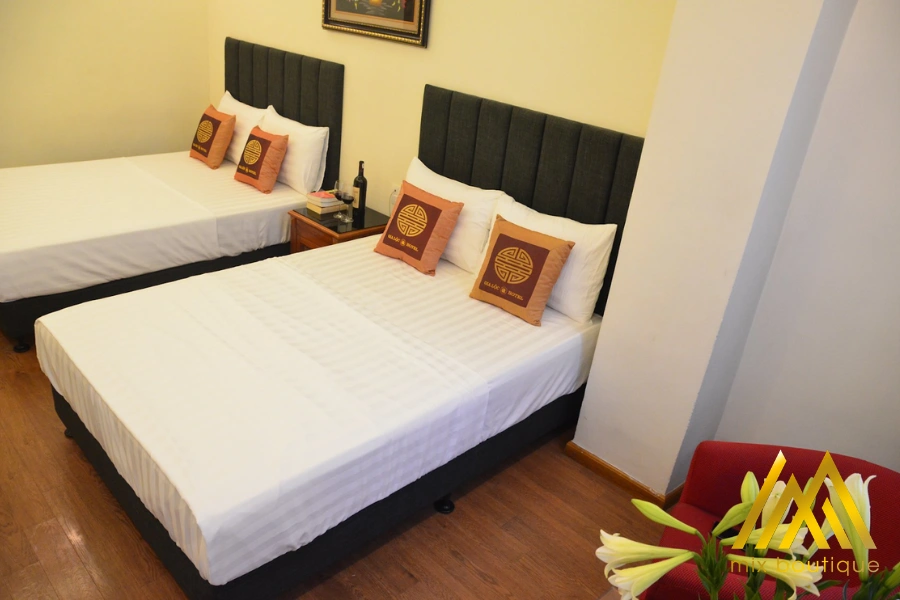 review khách sạn tình yêu Trần Gia Hotel