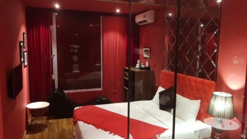 69 Boutique Hotel có ghế tình yêu