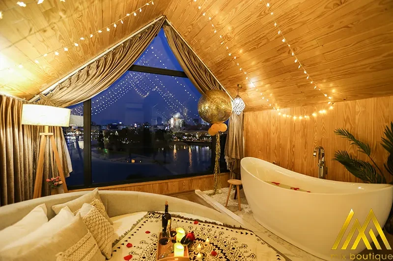 Bí kíp biến bồn Jacuzzi thành không gian lãng mạn dành cho hai người