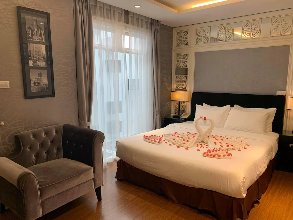 review khách sạn tình yêu Classy Boutique Hotel