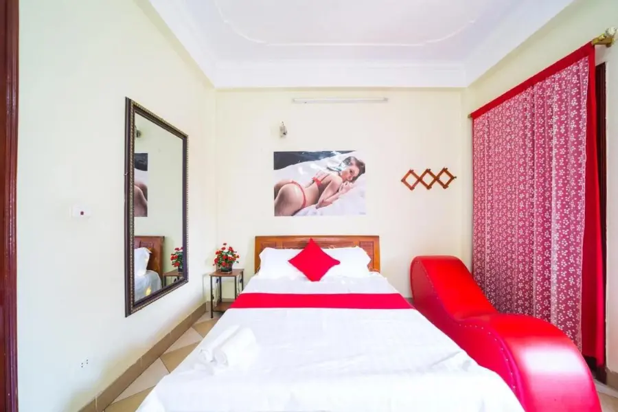 Review khách sạn tình yêu Love ST Hotel