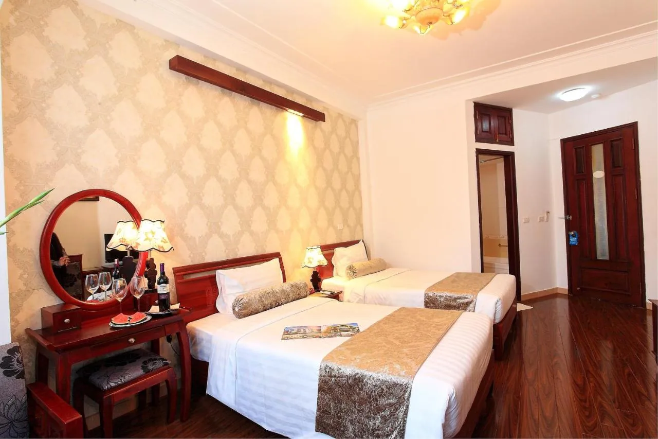 review khách sạn Luxury Hotel