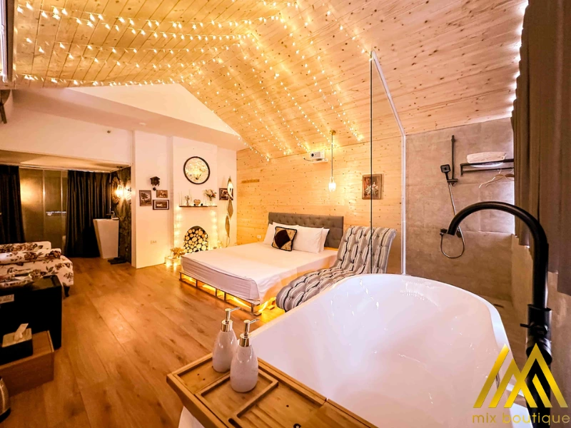 Đặc điểm nhận dạng của phòng khách sạn tình yêu có bồn tắm Jacuzzi