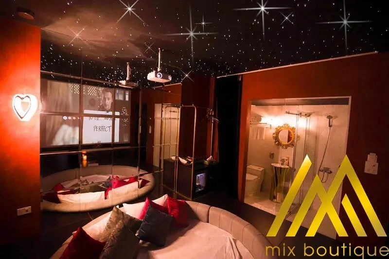 Các yếu tố chính ảnh hưởng đến giá khách sạn tình yêu