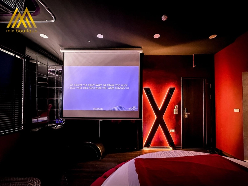 Biểu tượng chữ X phát sáng và tinh thần phóng khoáng