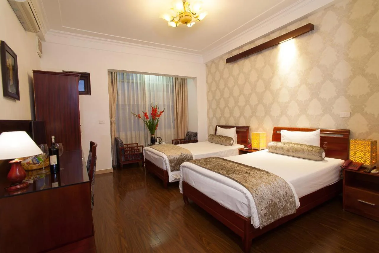 review khách sạn Luxury Hotel