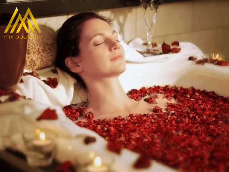 Dịch vụ bồn tắm hoa hồng tại khách sạn