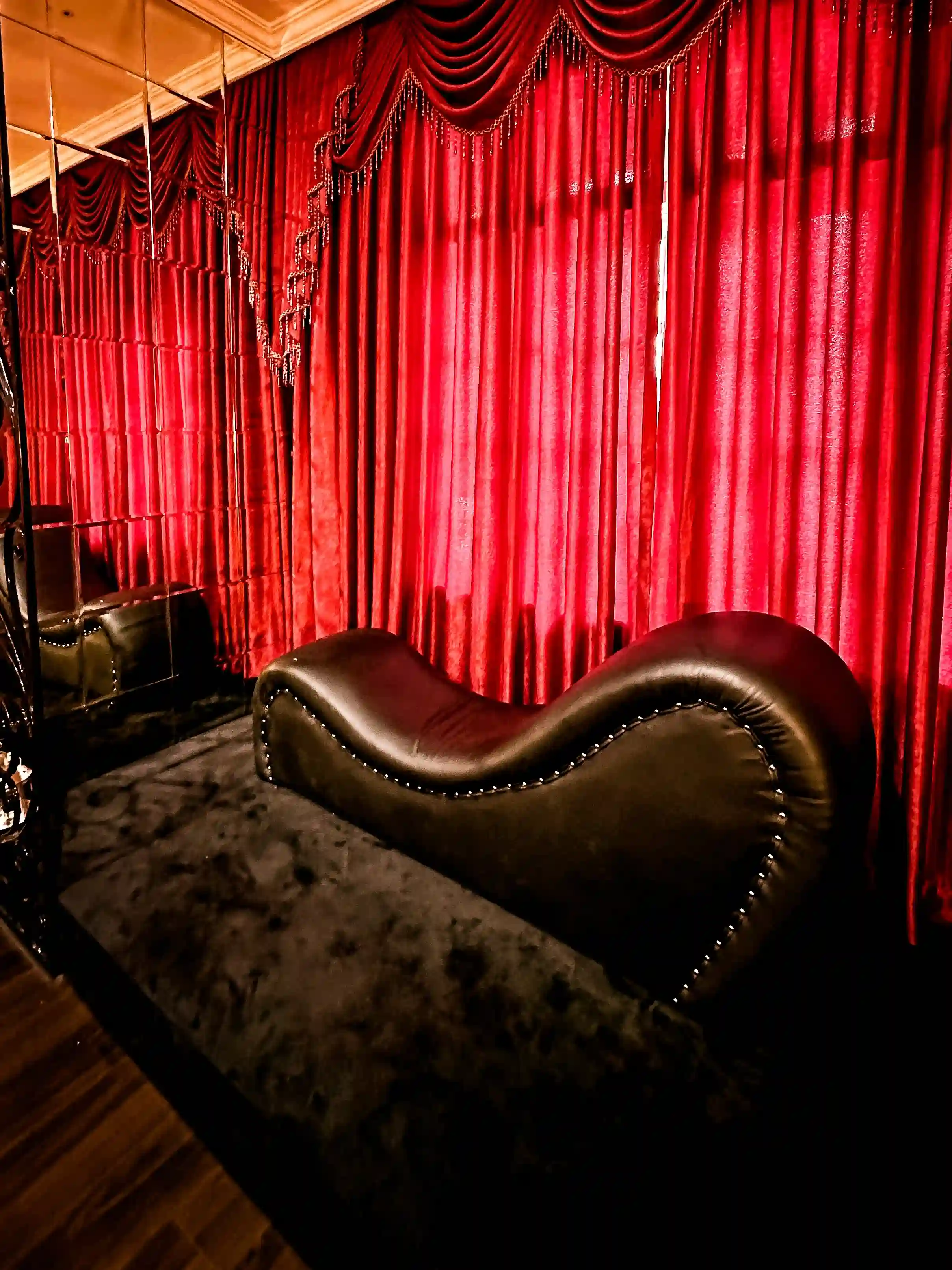 Phòng concept riêng tư tại Mix Boutique Hotel