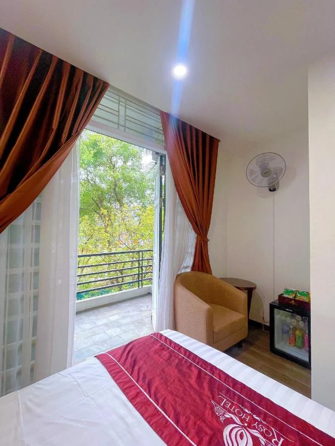 review khách sạn Rosy Motel